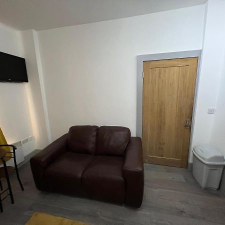 Ground Floor Two Bed Cairo Street Lägenhet Warrington  Exteriör bild