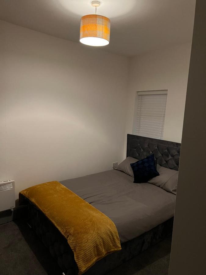 Ground Floor Two Bed Cairo Street Lägenhet Warrington  Exteriör bild