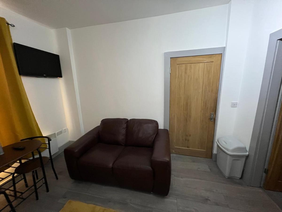 Ground Floor Two Bed Cairo Street Lägenhet Warrington  Exteriör bild